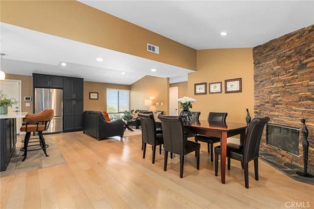 20516 Aetna Street, Woodland Hills, CA 91367