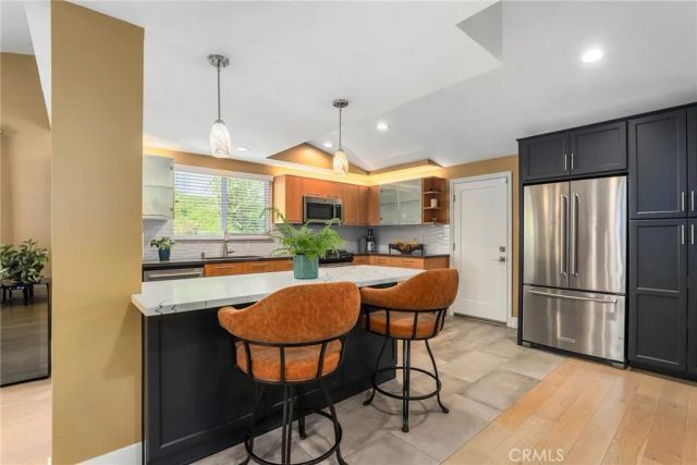 20516 Aetna Street, Woodland Hills, CA 91367