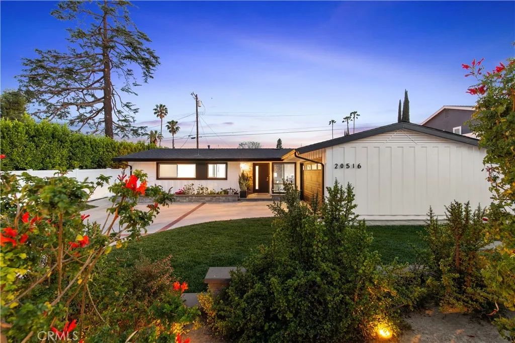 20516 Aetna Street, Woodland Hills, CA 91367