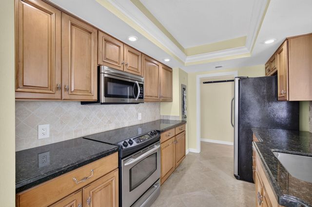 4000 N Ocean Drive 403, Riviera Beach, FL 33404