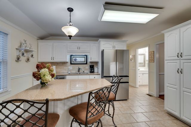 8105 Westhaven Dr, Nashville, TN 37221