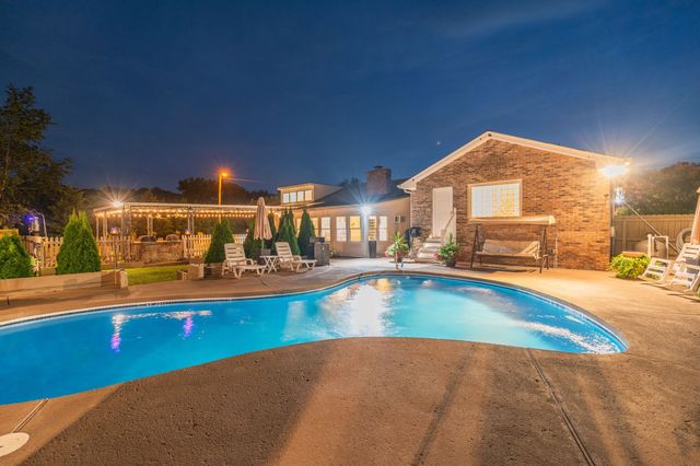 8105 Westhaven Dr, Nashville, TN 37221