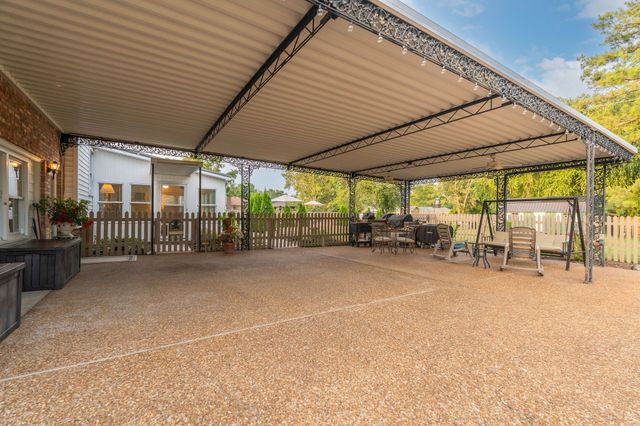 8105 Westhaven Dr, Nashville, TN 37221