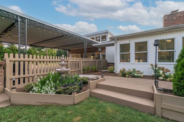 8105 Westhaven Dr, Nashville, TN 37221