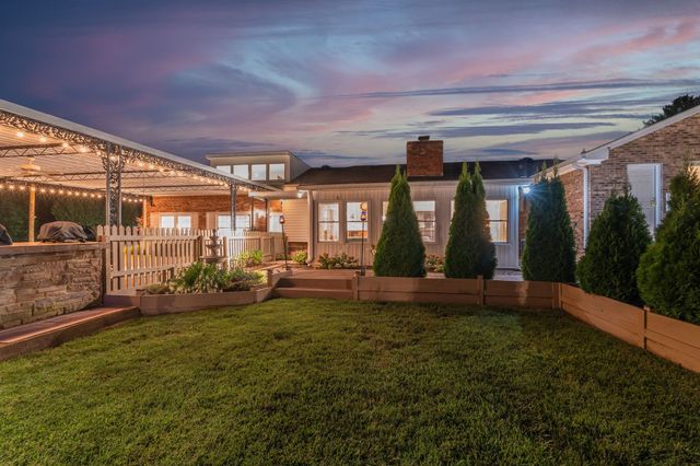8105 Westhaven Dr, Nashville, TN 37221