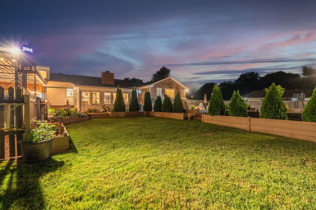 8105 Westhaven Dr, Nashville, TN 37221