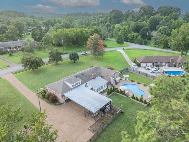 8105 Westhaven Dr, Nashville, TN 37221