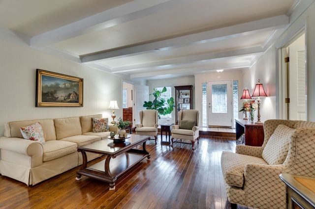 8105 Westhaven Dr, Nashville, TN 37221