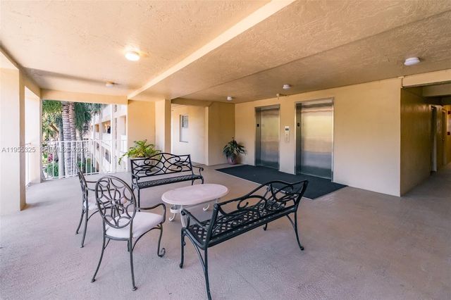 804 Cypress Grove Ln 308, Pompano Beach, FL 33069