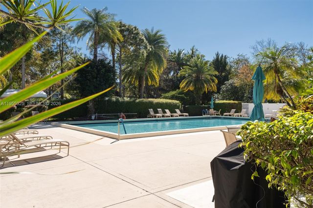 804 Cypress Grove Ln 308, Pompano Beach, FL 33069