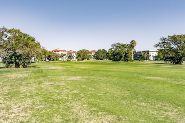 804 Cypress Grove Ln 308, Pompano Beach, FL 33069