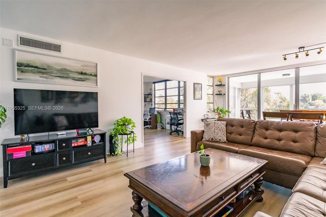 804 Cypress Grove Ln 308, Pompano Beach, FL 33069