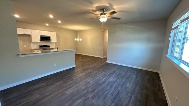 9804 Grosbeak Lane, Magnolia, TX 77354