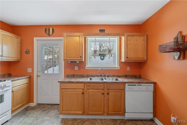 4404 Limerick Street, Marcellus, NY 13108