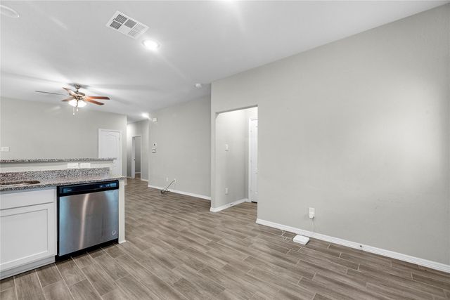 24750 Russet Bluff Trail, Houston, TX 77336