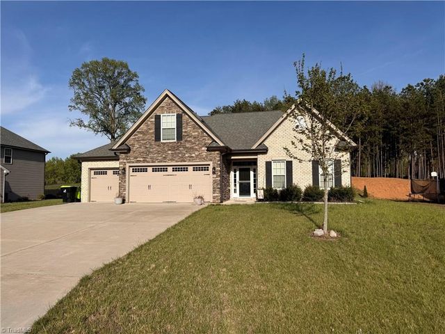 204 Shadow Trail, Clemmons, NC 27012