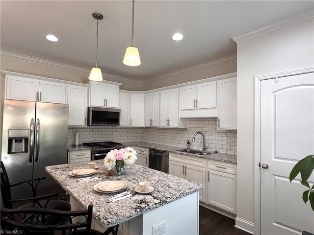 204 Shadow Trail, Clemmons, NC 27012