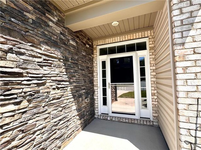 204 Shadow Trail, Clemmons, NC 27012