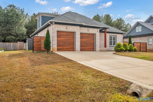 21746 Pinebrook Drive, Athens, AL 35614