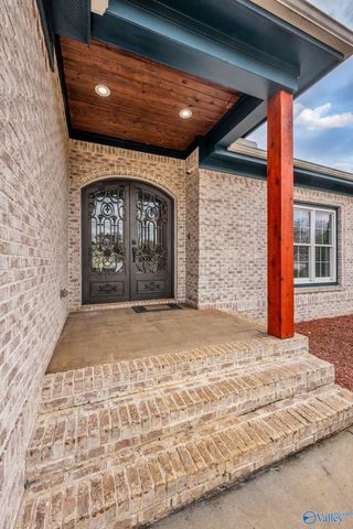 21746 Pinebrook Drive, Athens, AL 35614