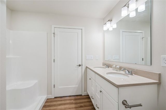 7106 Waterview Drive SW, Cedar Rapids, IA 52404