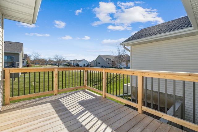 7106 Waterview Drive SW, Cedar Rapids, IA 52404