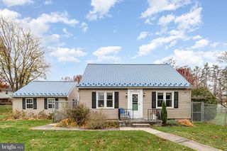 914 E CHERRY ST, Palmyra, PA 17078