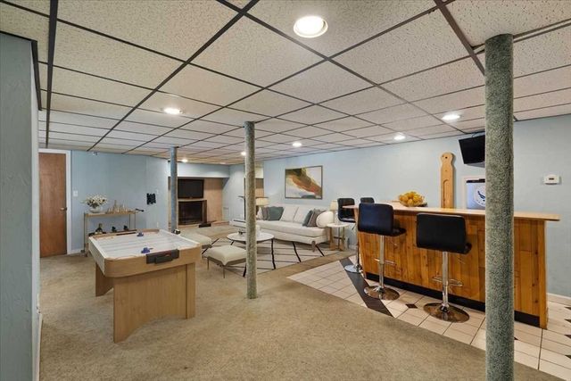 77 Zenith Dr, Worcester, MA 01602