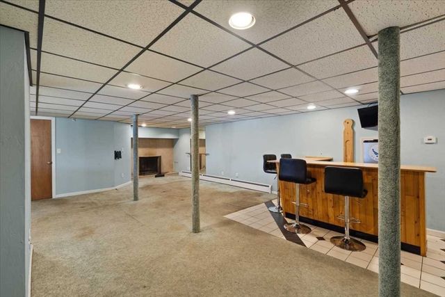 77 Zenith Dr, Worcester, MA 01602