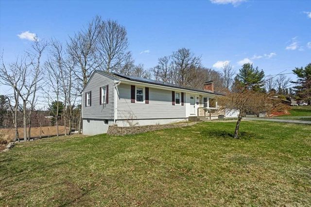 77 Zenith Dr, Worcester, MA 01602