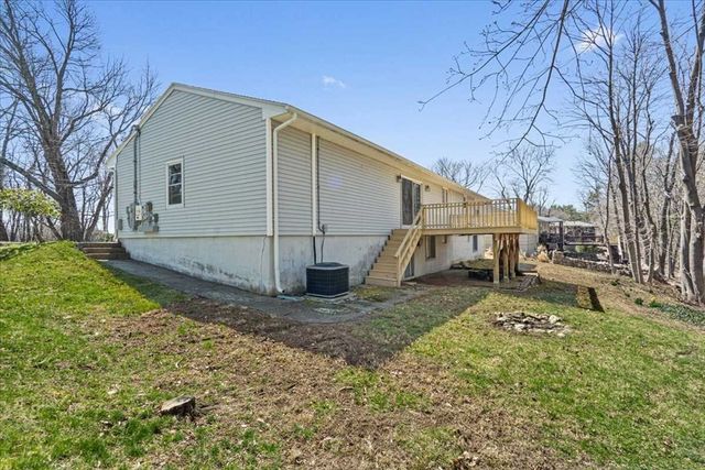 77 Zenith Dr, Worcester, MA 01602