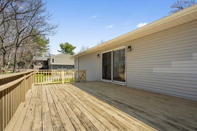 77 Zenith Dr, Worcester, MA 01602