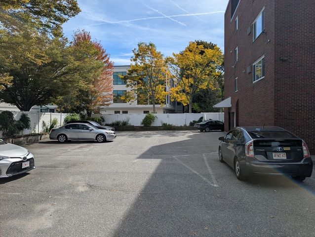 35 Homer Ave 7, Cambridge, MA 02138