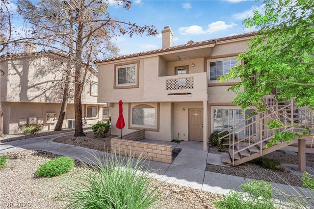 1600 North Torrey Pines Drive 202, Las Vegas, NV 89108