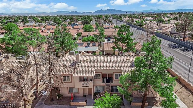 1600 North Torrey Pines Drive 202, Las Vegas, NV 89108