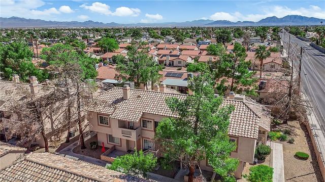 1600 North Torrey Pines Drive 202, Las Vegas, NV 89108