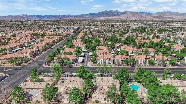 1600 North Torrey Pines Drive 202, Las Vegas, NV 89108