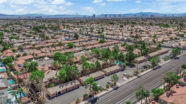 1600 North Torrey Pines Drive 202, Las Vegas, NV 89108