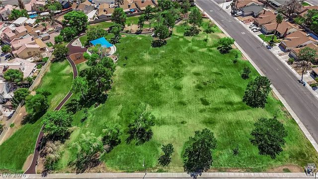 1600 North Torrey Pines Drive 202, Las Vegas, NV 89108