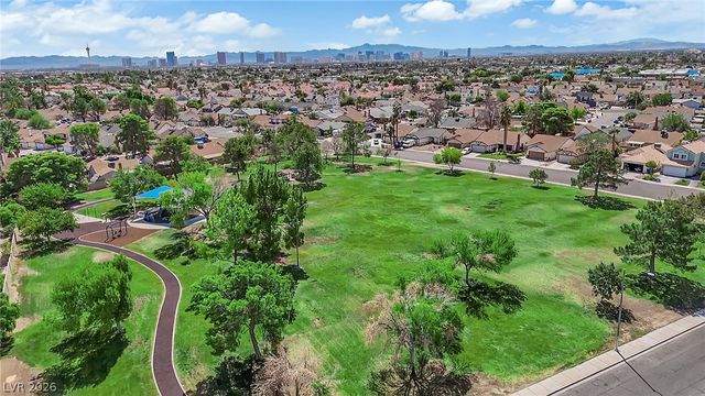 1600 North Torrey Pines Drive 202, Las Vegas, NV 89108