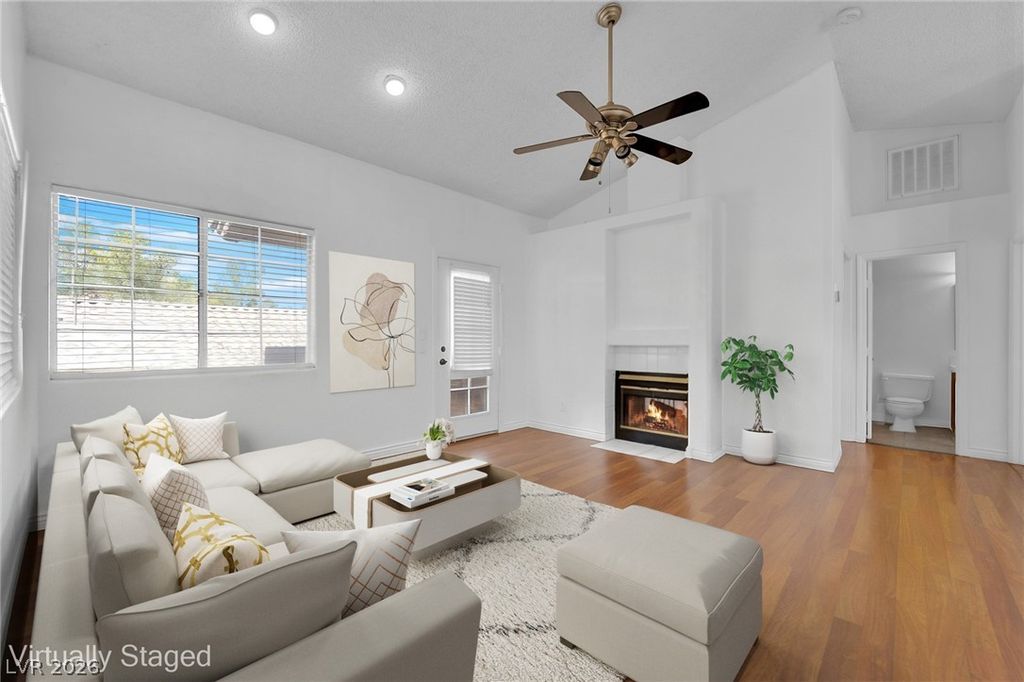 1600 North Torrey Pines Drive 202, Las Vegas, NV 89108