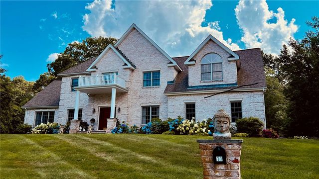 13 West Butterfly Way, Lincoln, RI 02865