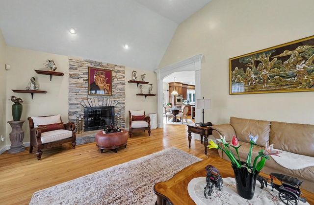 13 West Butterfly Way, Lincoln, RI 02865