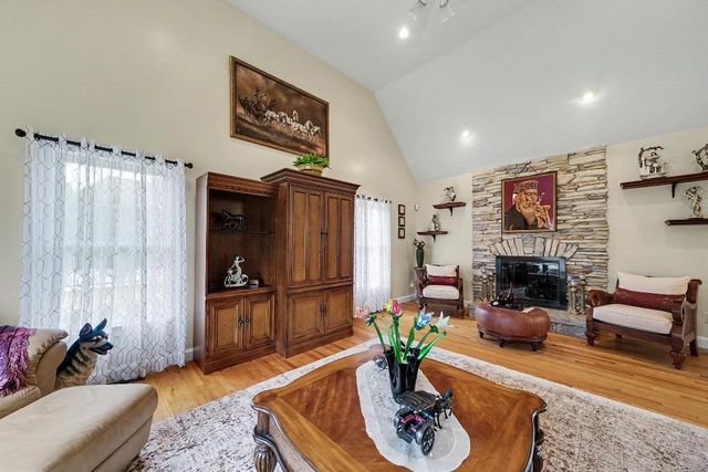 13 West Butterfly Way, Lincoln, RI 02865