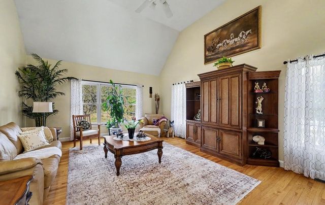 13 West Butterfly Way, Lincoln, RI 02865