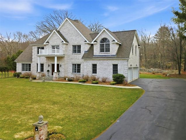 13 West Butterfly Way, Lincoln, RI 02865
