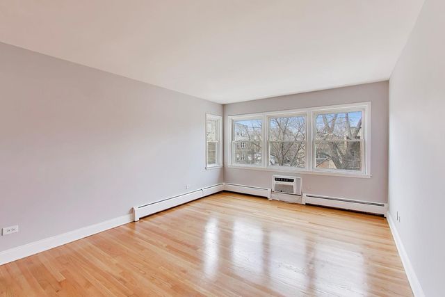 7123 N Damen Avenue 6E, Chicago, IL 60645