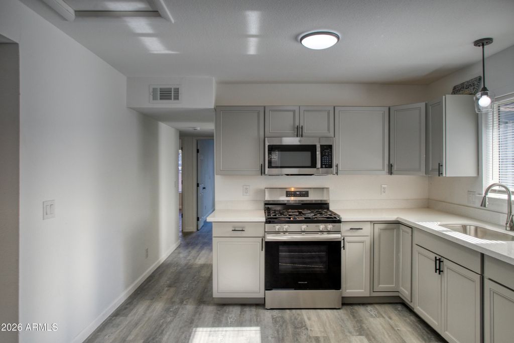 Image 4 of property listing at 3251 Harmony Avenue, Pinetop-lakeside, AZ 85929