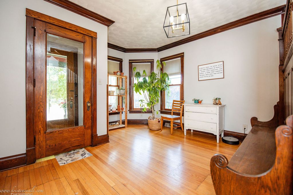Image 13 of property listing at 109 W North Street, Peotone, IL 60468