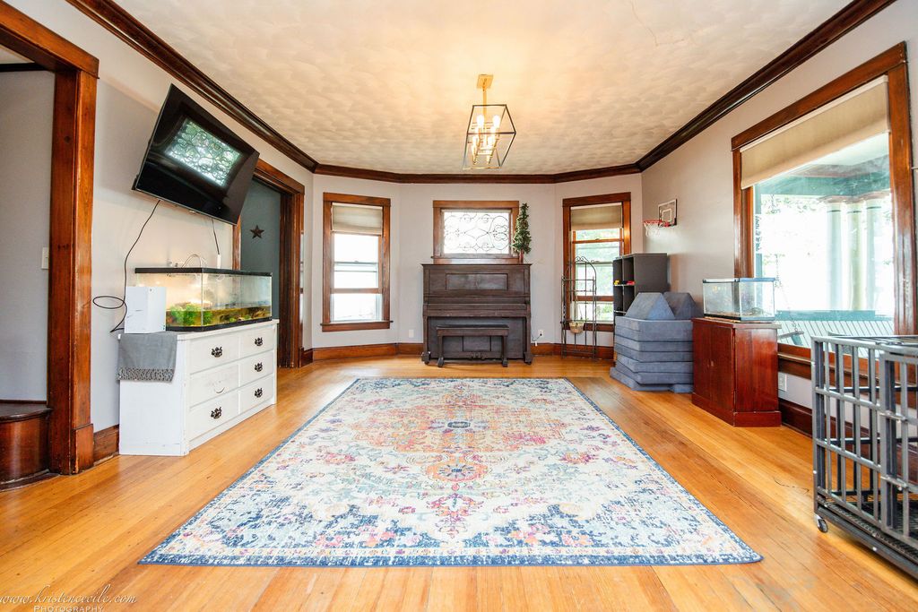 Image 14 of property listing at 109 W North Street, Peotone, IL 60468